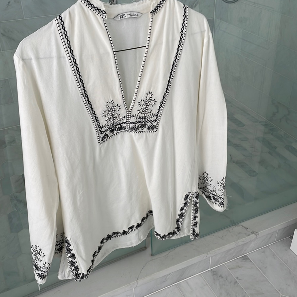 Zara size Medium embroidered tunic in great condition.